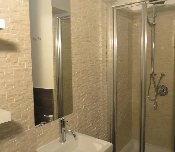 Private Bathroom King Room